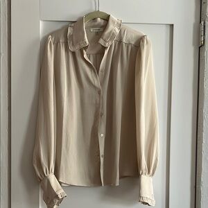 Chic White Blouse with Lace Trim and Flowy Sleeves